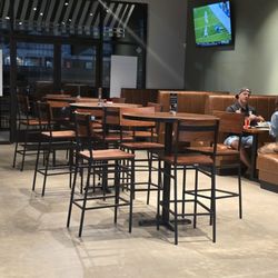 Smokin' Oak Wood-Fired Pizza & Taproom