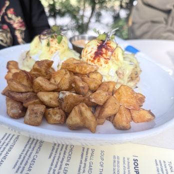 Blueberry’s Grill - Crab cake Benedict - Breakfast & Brunch Near Me - Wilmington, North Carolina