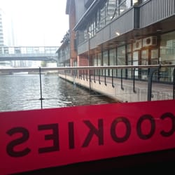 Pret A Manger - Rainy dock.