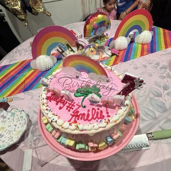 Baskin Robbins - Claremont - Custom cake - Ice Cream & Frozen Yogurt Near Me - Claremont , California