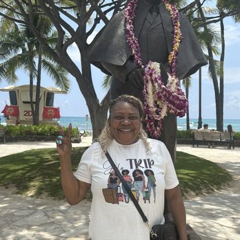 Barefoot Beach Cafe - Photo of me with Waikiki Beach as my backdrop. - Breakfast & Brunch Near Me - Honolulu, Hawaii