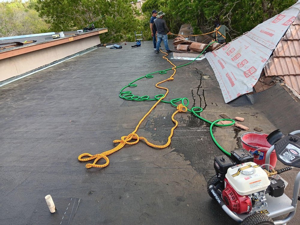 Slide of Rubio R Roofing