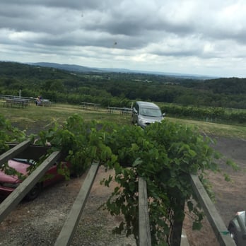 Gouveia Vineyards - Wineries Near Me - Wallingford, Connecticut