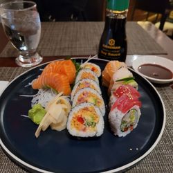 Yuukai - Salmon sashimi, spicy tuna, rainbow roll