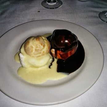 La Dolce Vita - Profiteroles - Italian Near Me - Cancún, ROO La Dolce Vita - Profiteroles - Italian Near Me - Cancún, ROO