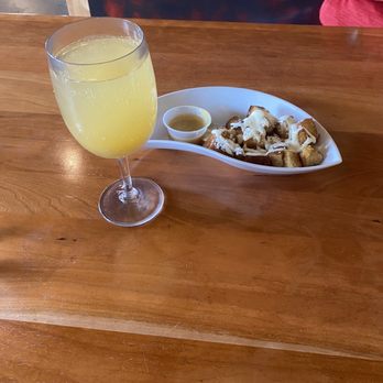 Ruby Sunshine Charlotte Southend - Peach Bellini and French toast bites - Breakfast & Brunch Near Me - Charlotte, North Carolina Ruby Sunshine Charlotte Southend - Peach Bellini and French toast bites - Breakfast & Brunch Near Me - Charlotte, North Carolina