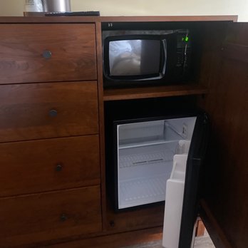 Cacapon Resort State Park - Microwave and fridge in the room - Hotels Near Me - Berkeley Springs, West Virginia Cacapon Resort State Park - Microwave and fridge in the room - Hotels Near Me - Berkeley Springs, West Virginia