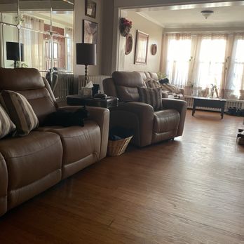 Well off moves - Furniture that had to be taken apart at one location and set up and the new location. - Movers Near Me Well off moves - Furniture that had to be taken apart at one location and set up and the new location. - Movers Near Me