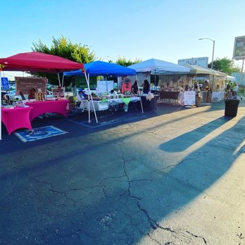 Howlin Night Market - Flea Markets Near Me - San Gabriel, California