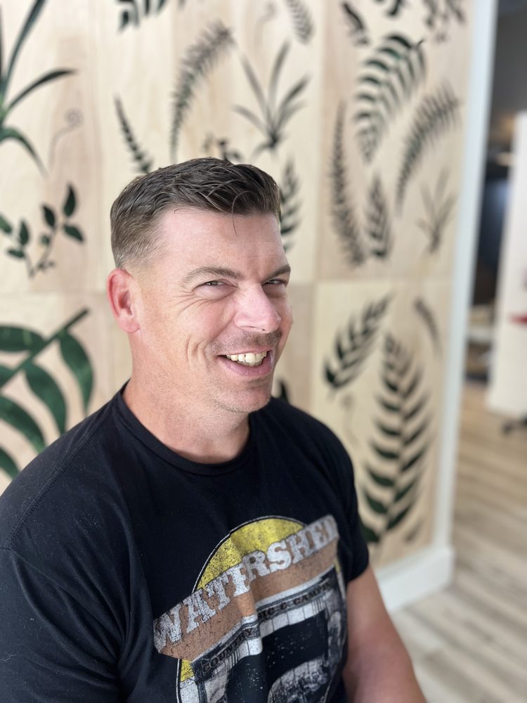 Rainier Hair Studio Logo