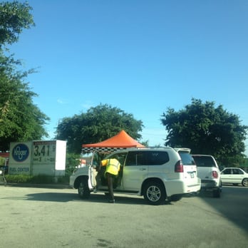 Kroger - Kroger guy. Fixin windshields. - Grocery Near Me - Houston, Texas