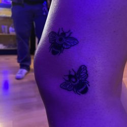 Heart And Skull Tattoo - Bee Tattoo done by Chapulink