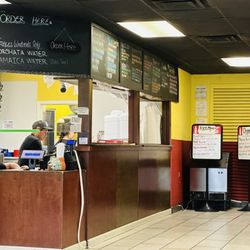 Speedy Burrito Lebanon Tennessee - Placed order, fast service. Received hot fresh steak taco's.