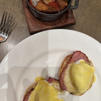 Mooo.... Beacon Hill - Eggs Benedict with O'Brien breakfast potatoes - Steakhouses Near Me - Boston, Massachusetts Mooo.... Beacon Hill - Eggs Benedict with O'Brien breakfast potatoes - Steakhouses Near Me - Boston, Massachusetts