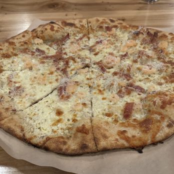 The Wheel Apizza Pub - Moby Dick pizza - Pizza Near Me - Eugene, Oregon