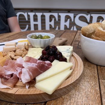 Vivant Fine Cheese - Vivant Fine Cheese Plate - Cheese Shops Near Me - Paso Robles, California Vivant Fine Cheese - Vivant Fine Cheese Plate - Cheese Shops Near Me - Paso Robles, California