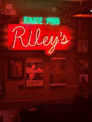 RILEY’S TAVERN - Updated November 2025 - 75 Photos & 53 Reviews - 8894 ...