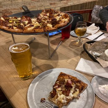 Short's Brewing Company - Lager, apple gin fizz cider, artichoke dip, falling out pizza. - Breweries Near Me - Bellaire, Michigan Short's Brewing Company - Lager, apple gin fizz cider, artichoke dip, falling out pizza. - Breweries Near Me - Bellaire, Michigan