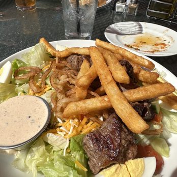 Andora - Grilled Filet Tips salad - New American Near Me - Sewickley, Pennsylvania