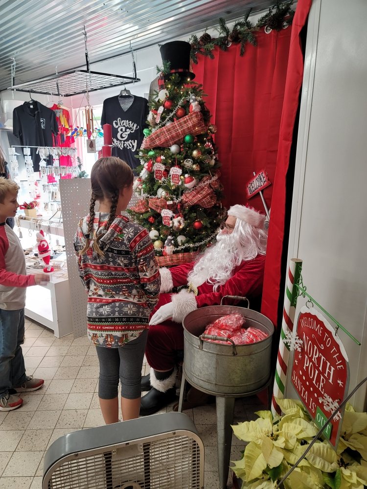 north-pole-store-9121-w-state-hwy-3-broken-bow-oklahoma-grocery