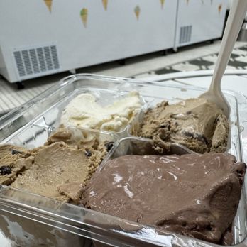 Dave & Andy's - Ice Cream & Frozen Yogurt Near Me - Pittsburgh, Pennsylvania Dave & Andy's - Ice Cream & Frozen Yogurt Near Me - Pittsburgh, Pennsylvania