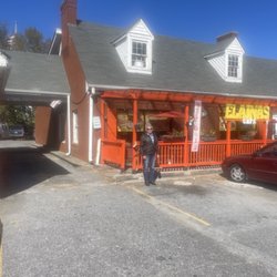 Elaina's Cafe - Outside