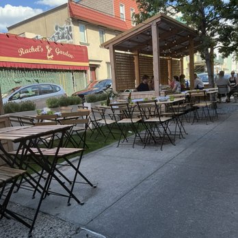 Greenpoint Fish & Lobster - Outdoor dining, Saturday afternoon - Seafood Near Me - Brooklyn, New York Greenpoint Fish & Lobster - Outdoor dining, Saturday afternoon - Seafood Near Me - Brooklyn, New York