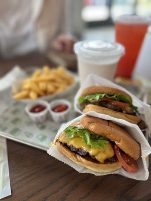 Shake Shack Baybrook by null