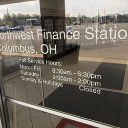 US Post Office - Live service area completely closed with no one in sight by 6:15.