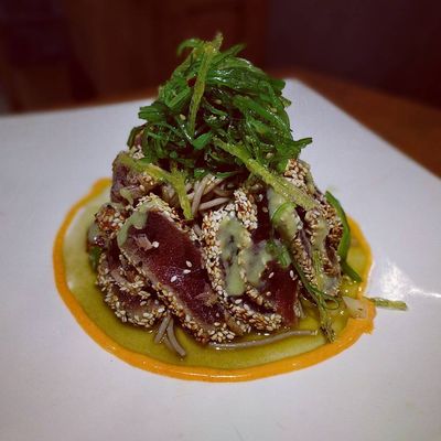 Ching's Table by null