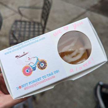 Simply Done Donuts - a person holding a box of doughnuts - Food Trucks Near Me - Dunwoody, Georgia Simply Done Donuts - a person holding a box of doughnuts - Food Trucks Near Me - Dunwoody, Georgia