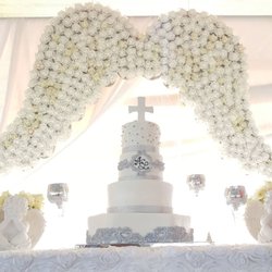 Tina's Cakes - When the heaven's shine down at just the right time for that perfect photo!