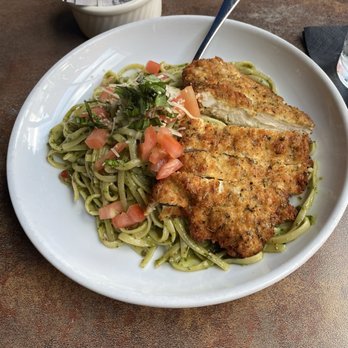 District 7 - Chicken pesto pasta bowl - American Near Me - Houston, Texas District 7 - Chicken pesto pasta bowl - American Near Me - Houston, Texas