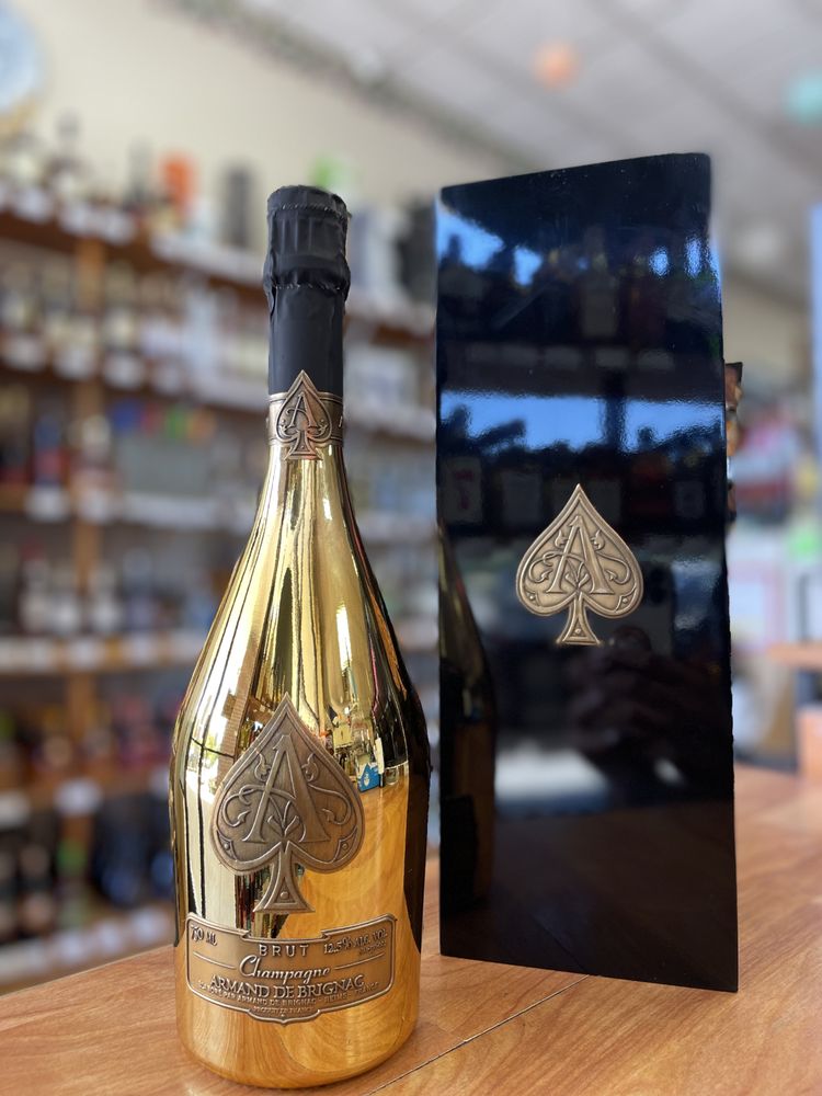 J&S WINE CELLAR & LIQUOR Updated October 2024 68 Photos 209 S