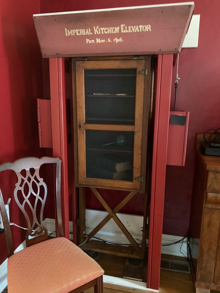 JACKSON HOUSE BED & BREAKFAST Updated August 2024 27 Photos 6 E Main St, Railroad