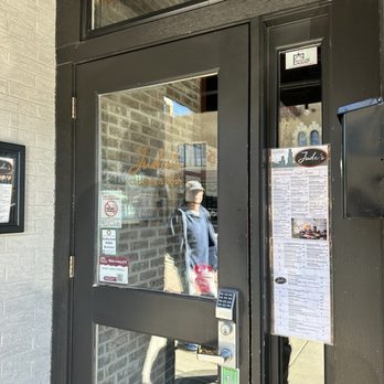 Jude’s - Cocktail Bars Near Me - Crystal Lake, Illinois