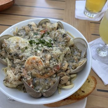 Schooners - Clam, scallop, shrimp Pasta! - Seafood Near Me - Jupiter, Florida