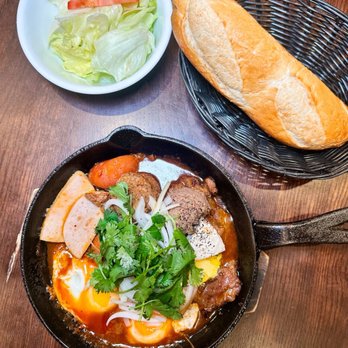 Buon Me Cafe - Egg, Pork Roll, MeatBall, Sausage, Pate & Wagu Steak w/ Baguette Sizzling Plate (Bánh Mì Chảo Bò Wagyu Steak) - Coffee & Tea Near Me - San Jose, California