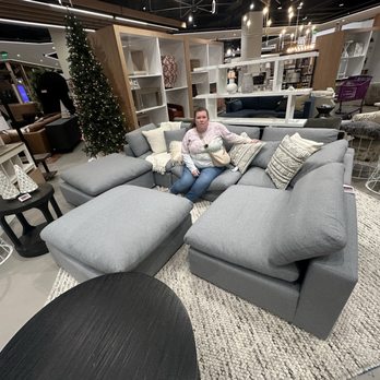 Wayfair - Department Stores Near Me - Wilmette, Illinois