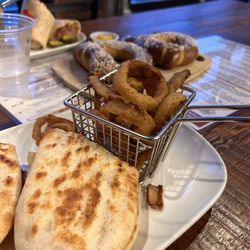 Hank Hudson Brewing - The gobbler (and peek the pretzel!)