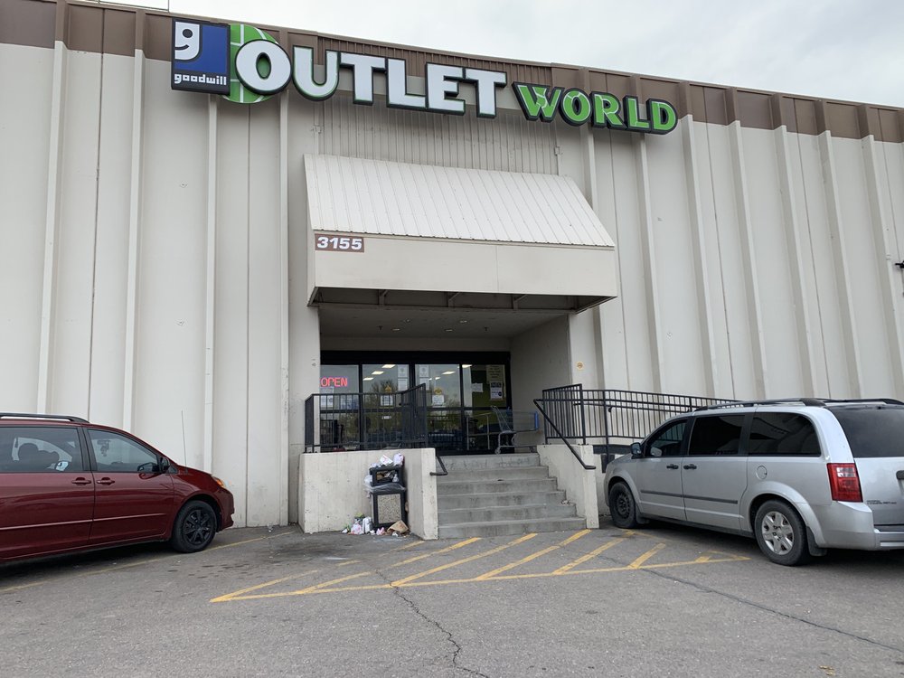 GOODWILL OUTLET STORE ENGLEWOOD 10 Photos & 19 Reviews Thrift Stores 3155 S Platte River