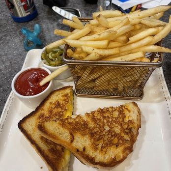 Beans & Barrel - Kids grilled cheese sandwiche - Coffee & Tea Near Me - Frisco, Texas Beans & Barrel - Kids grilled cheese sandwiche - Coffee & Tea Near Me - Frisco, Texas