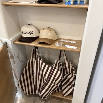 Lunada Creamery - Merch - Ice Cream & Frozen Yogurt Near Me - Palos Verdes Estates, California