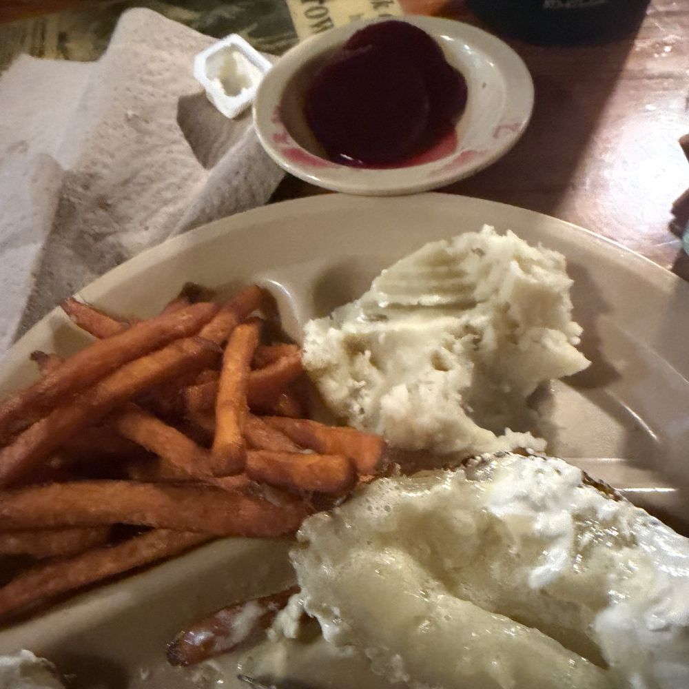 Lamberts Cafe - Veggie plate - American Near Me - Sikeston, Missouri