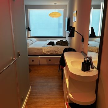 CitizenM - Hotels Near Me - Los Angeles, California