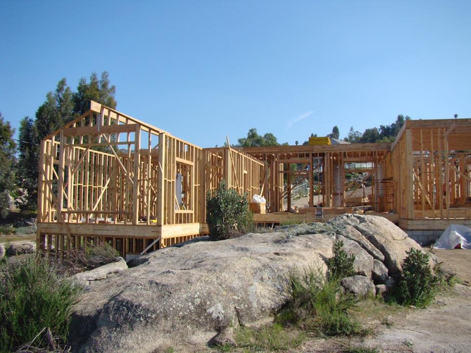 Slide of Valdez Construction Roofing