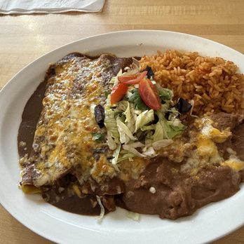 Amigo Cafe - tres enchiladas - Mexican Near Me - Kayenta, Arizona
