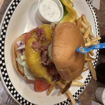 Black Bear Diner - Hamburger - Breakfast & Brunch Near Me - Vista, California Black Bear Diner - Hamburger - Breakfast & Brunch Near Me - Vista, California