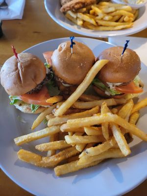 Fraser's Pub by null