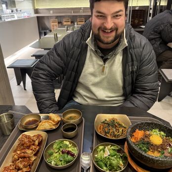 Dochilak - Menu royal with dakgangjeong (yangnyeom sauce) beef bibimbap - Korean Near Me - Paris, 75